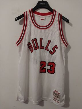 Mitchell & Ness Michael Jordan Rookie Jersey Limited Edition 231 Of 1264 Size 44